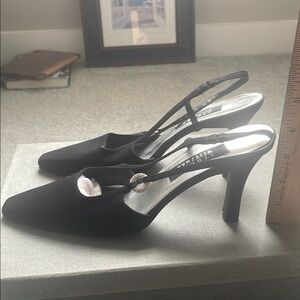 Stuart Weitzman Black Pointed Toe Heels